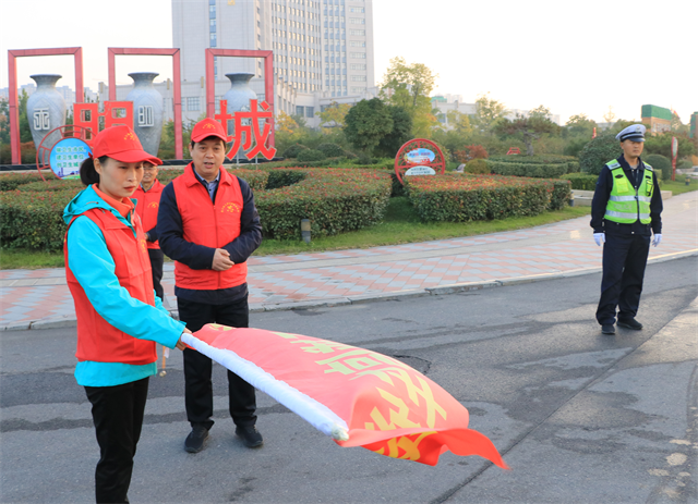 周口幼師全體教職工助力“創(chuàng)文”顯擔當