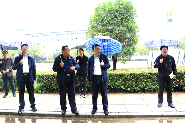 市、區(qū)領導蒞臨周口幼師督導文明城市創(chuàng)建工作